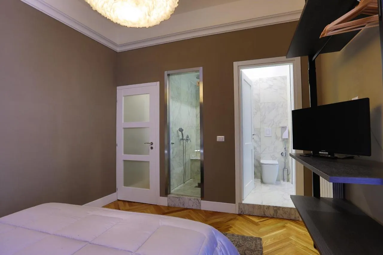 Porto 53 Bed & Breakfast Naples Italy
